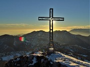 68 La bella croce posta da pochi anni a protezione altopiano Selvino-Aviatico ed oltre